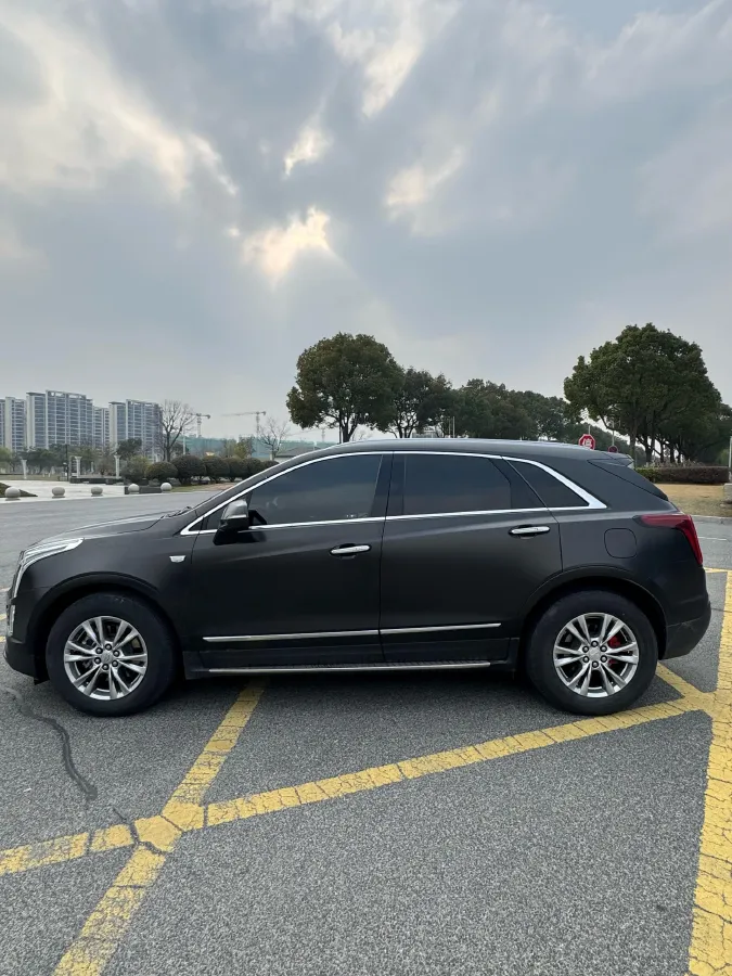 2021 Cadillac XT5 2.0T 237HP L4 9AT,autocango,china used car exporter,china ev exporter,chinese used car exporter,chinese used ev exporter