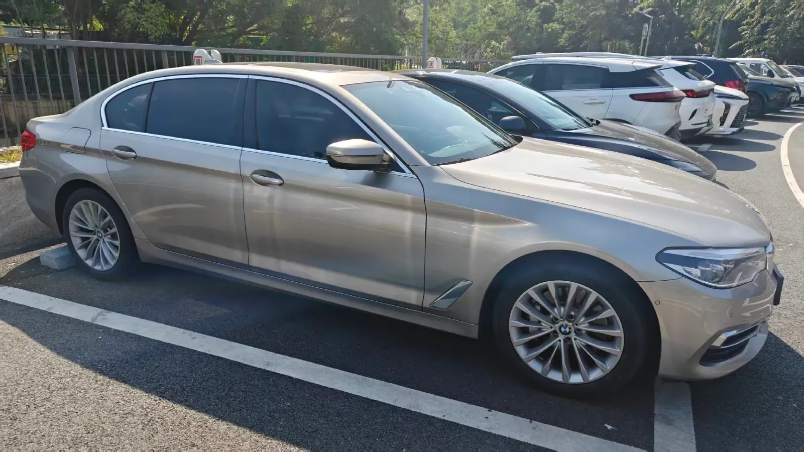 2020 BMW 5 Series 2.0T 184HP L4 8AT PHEV 17.7KWH,autocango,china used car exporter,china ev exporter,chinese used car exporter,chinese used ev exporter