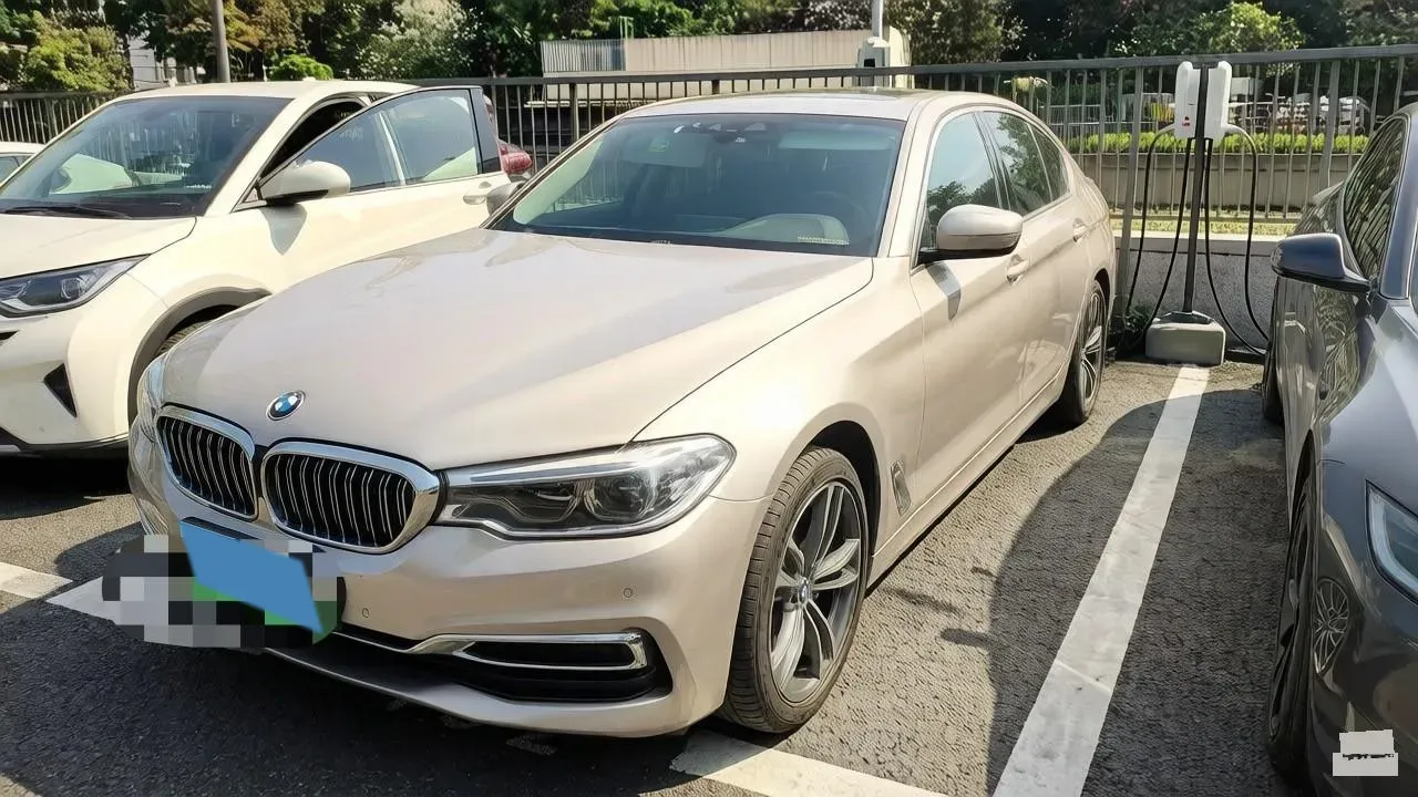 2020 BMW 5 Series 2.0T 184HP L4 8AT PHEV 17.7KWH,autocango,china used car exporter,china ev exporter,chinese used car exporter,chinese used ev exporter