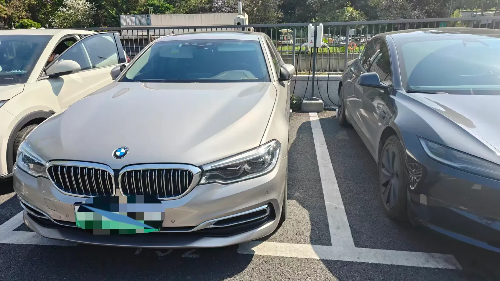 2020 BMW 5 Series 2.0T 184HP L4 8AT PHEV 17.7KWH,autocango,china used car exporter,china ev exporter,chinese used car exporter,chinese used ev exporter