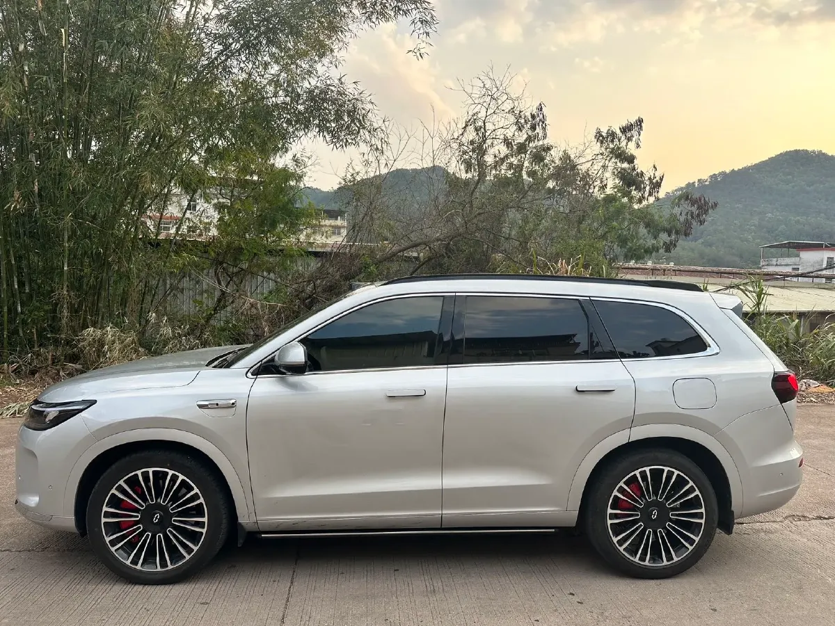 2024 AITO AITO M7 1.5T 152HP L4 REEV 40KWH,autocango,china used car exporter,china ev exporter,chinese used car exporter,chinese used ev exporter