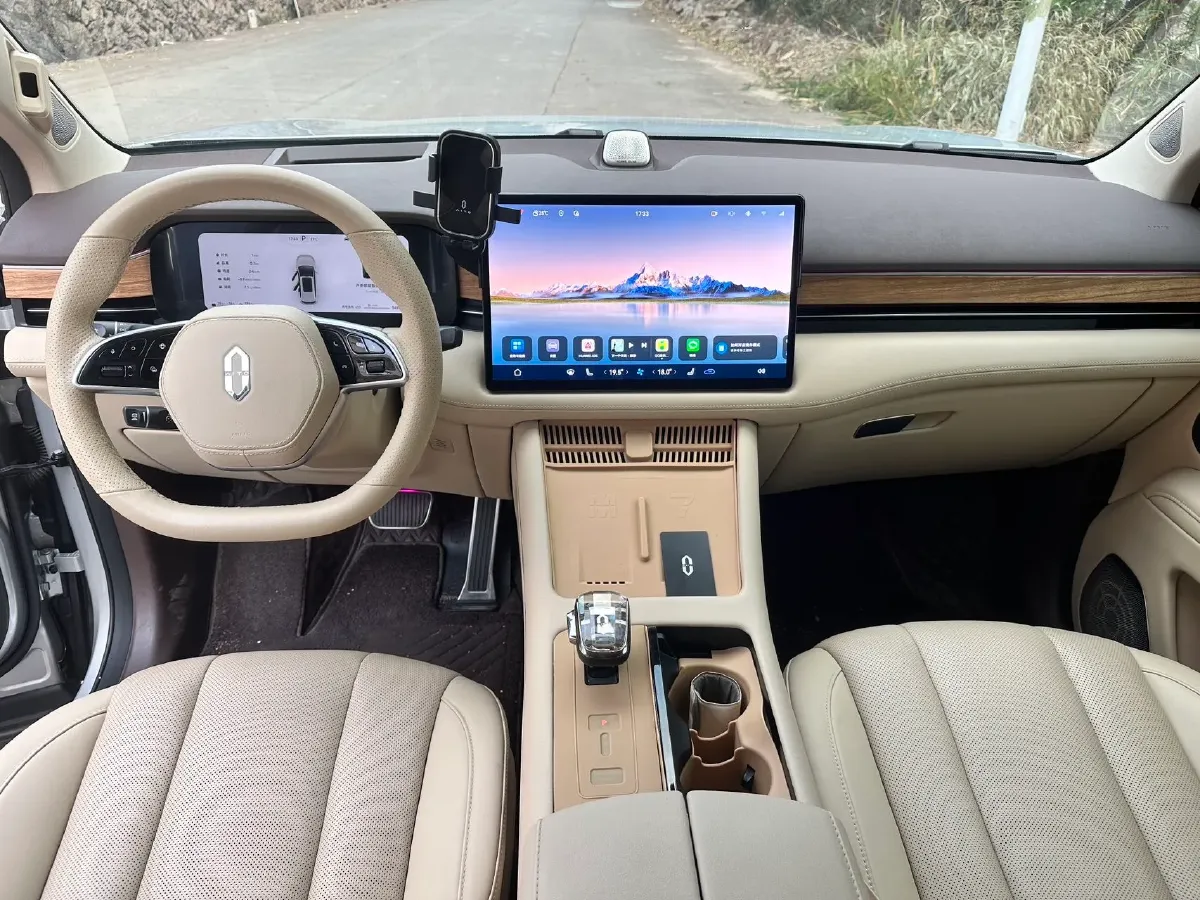 2024 AITO AITO M7 1.5T 152HP L4 REEV 40KWH,autocango,china used car exporter,china ev exporter,chinese used car exporter,chinese used ev exporter