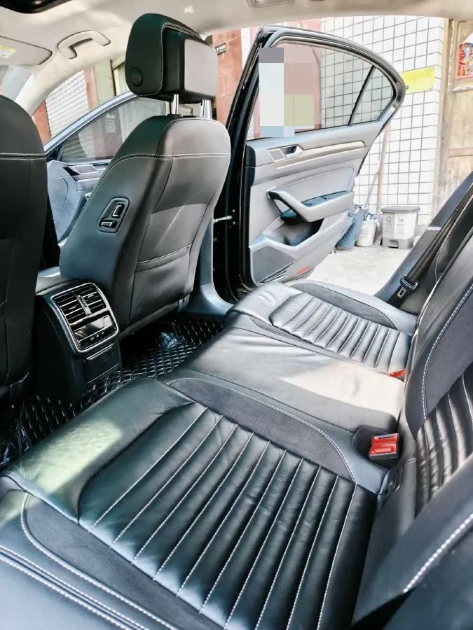 2020 Volkswagen Magotan 2.0T 186HP L4 7DCT,autocango,china used car exporter,china ev exporter,chinese used car exporter,chinese used ev exporter