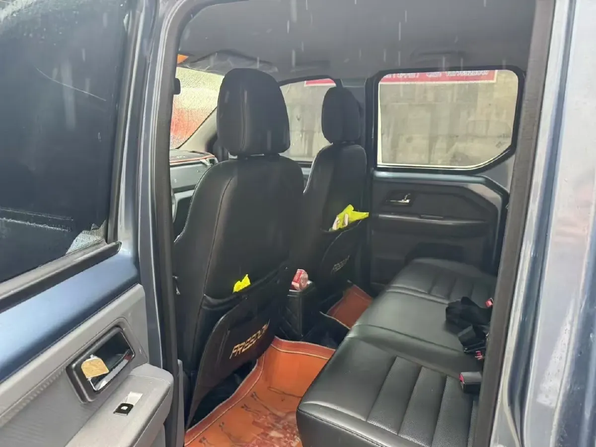 2021 WuLing ZhentTu 1.5L 99HP L4 5MT,autocango,china used car exporter,china ev exporter,chinese used car exporter,chinese used ev exporter