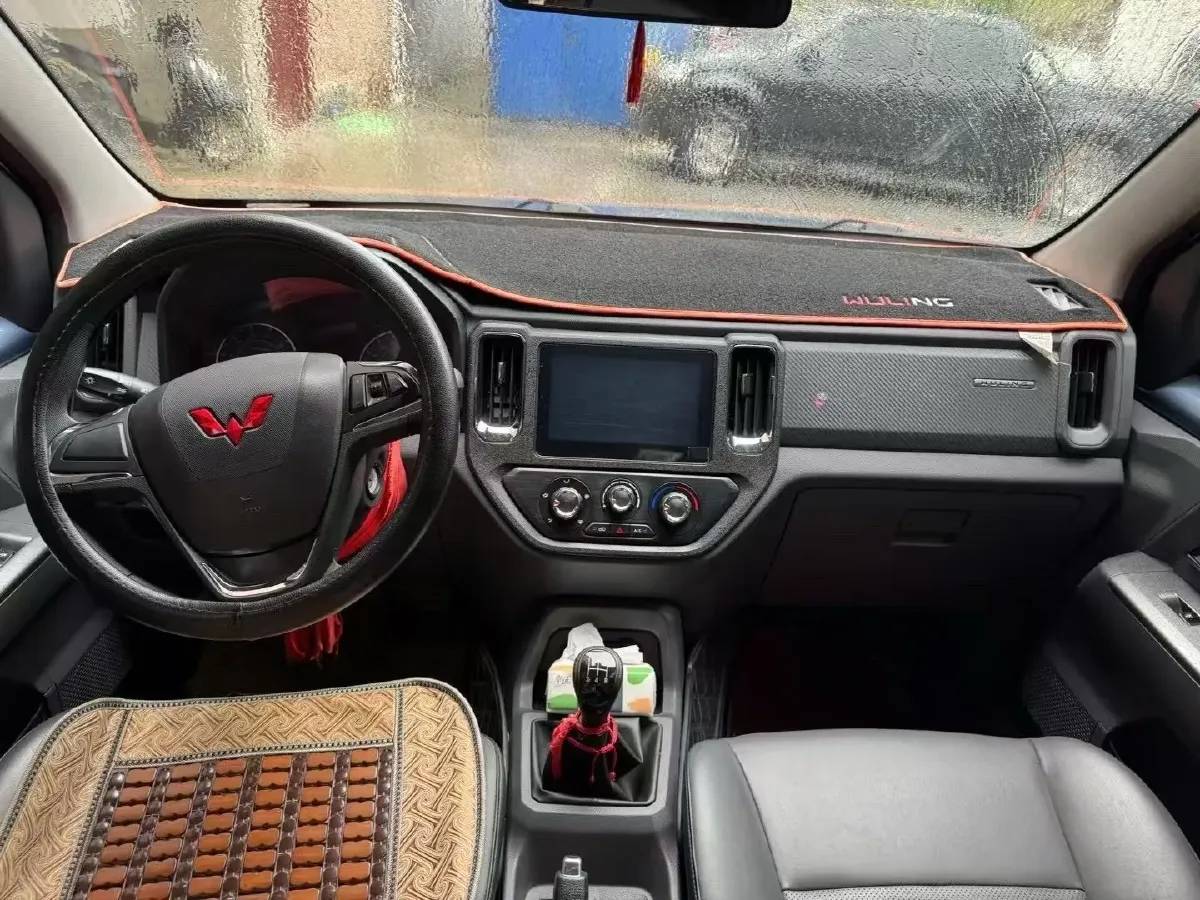 2021 WuLing ZhentTu 1.5L 99HP L4 5MT,autocango,china used car exporter,china ev exporter,chinese used car exporter,chinese used ev exporter