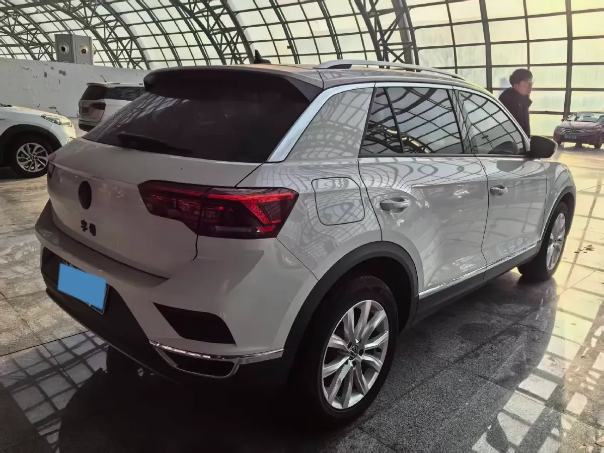 2022 Volkswagen T-Roc 1.4T 150HP L4 7DCT,autocango,china used car exporter,china ev exporter,chinese used car exporter,chinese used ev exporter