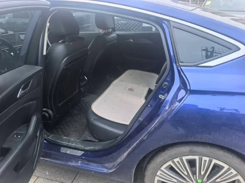 2022 HongQi H5 1.5T 169HP L4 7DCT,autocango,china used car exporter,china ev exporter,chinese used car exporter,chinese used ev exporter