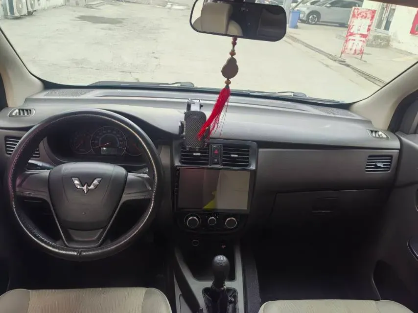 2016 WuLing RongGuang V 1.5L 112HP L4 5MT,autocango,china used car exporter,china ev exporter,chinese used car exporter,chinese used ev exporter