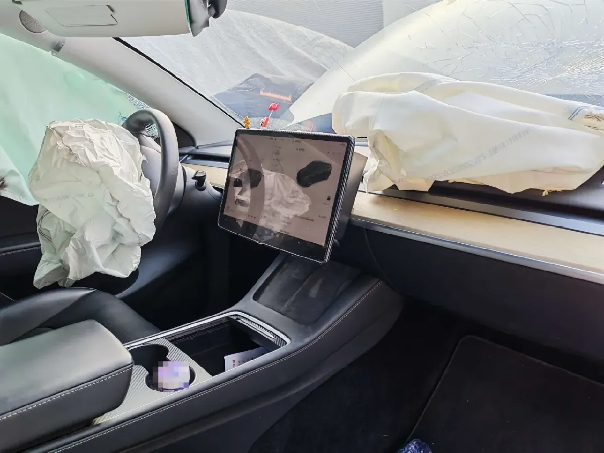 2022 Tesla Model Y BEV 60KWH,autocango,china used car exporter,china ev exporter,chinese used car exporter,chinese used ev exporter