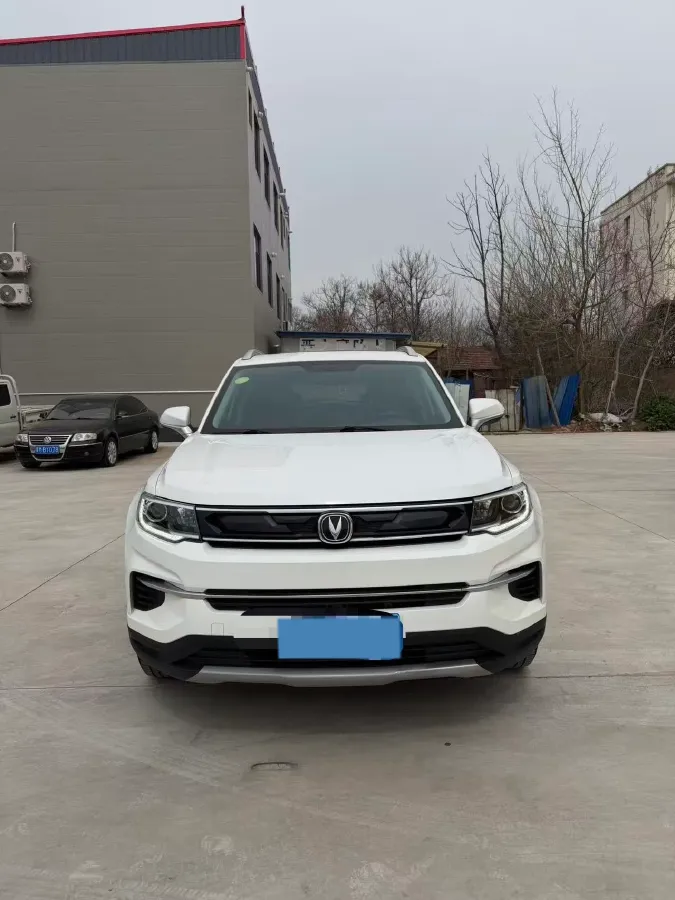 2019 ChangAn CS35 Plus 1.6L 128HP L4 5MT,autocango,china used car exporter,china ev exporter,chinese used car exporter,chinese used ev exporter