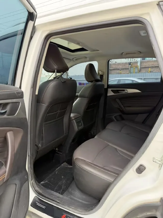 2019 ChangAn CS35 Plus 1.6L 128HP L4 5MT,autocango,china used car exporter,china ev exporter,chinese used car exporter,chinese used ev exporter