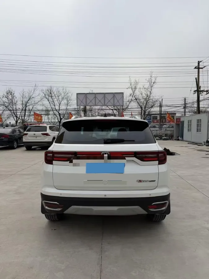 2019 ChangAn CS35 Plus 1.6L 128HP L4 5MT,autocango,china used car exporter,china ev exporter,chinese used car exporter,chinese used ev exporter
