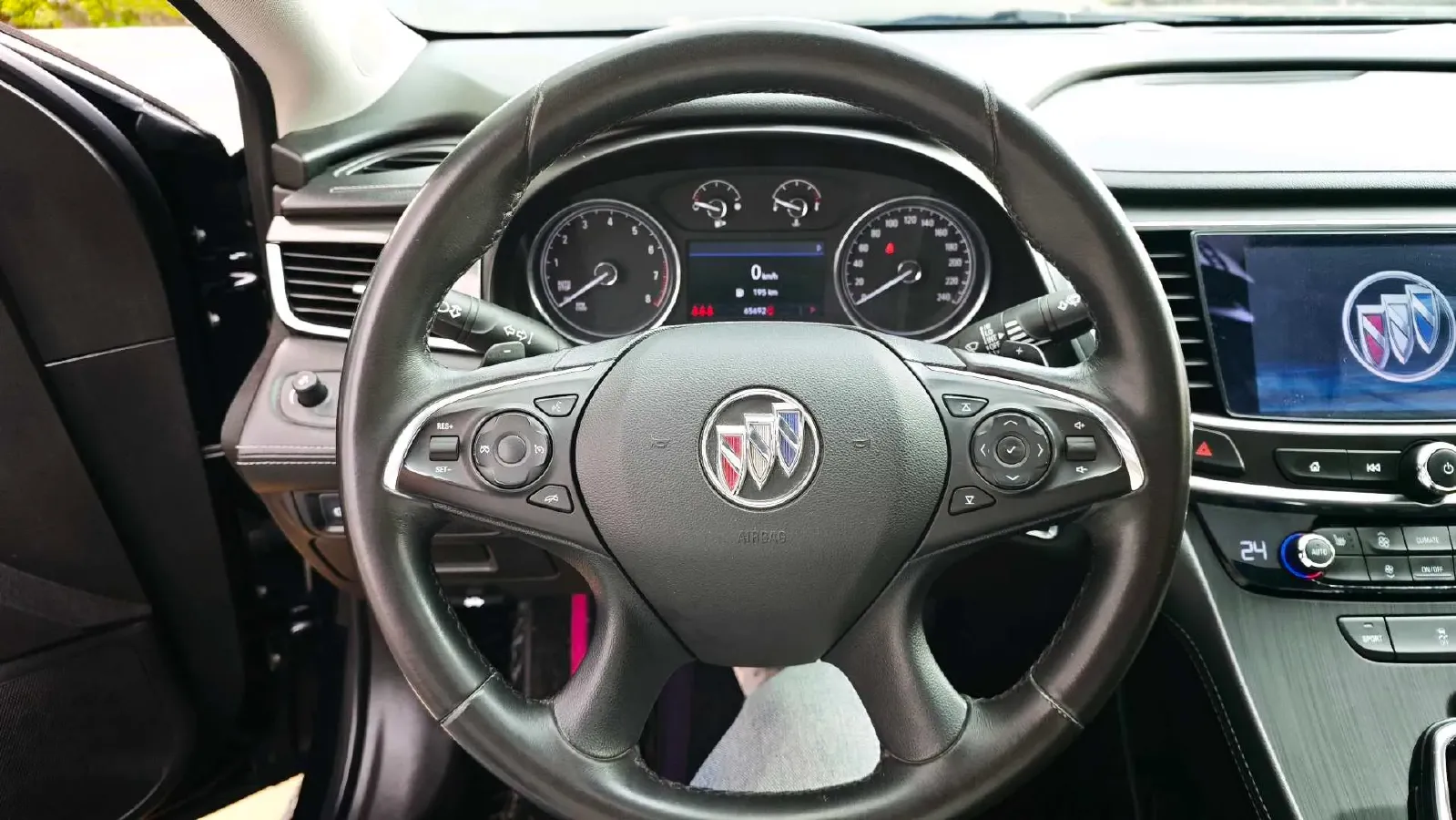 2021 Buick Larcosse 2.0T 237HP L4 9AT,autocango,china used car exporter,china ev exporter,chinese used car exporter,chinese used ev exporter