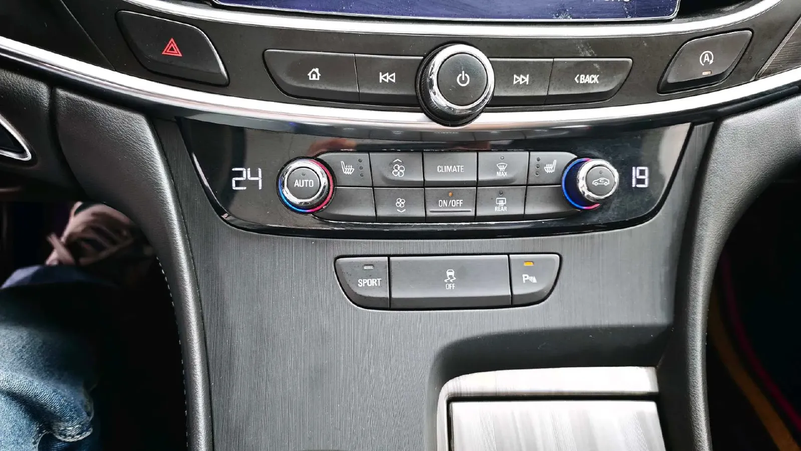 2021 Buick Larcosse 2.0T 237HP L4 9AT,autocango,china used car exporter,china ev exporter,chinese used car exporter,chinese used ev exporter