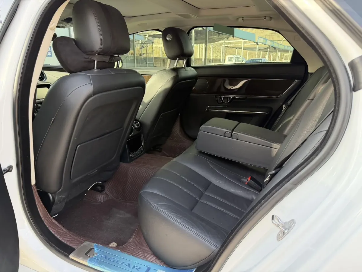 2018 Jaguar XJ 3.0T 340HP V6 8AT,autocango,china used car exporter,china ev exporter,chinese used car exporter,chinese used ev exporter