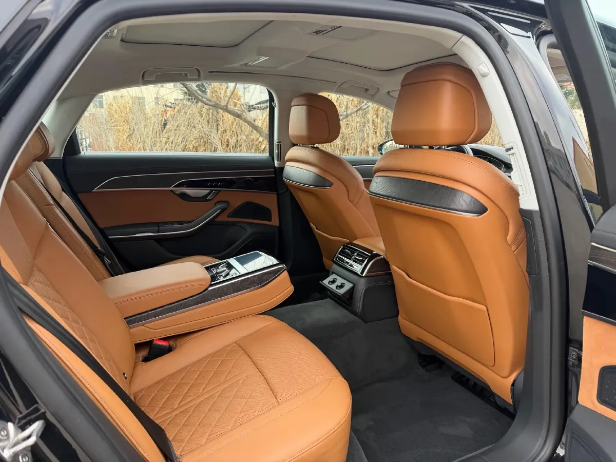 2023 Audi A8 3.0T 286HP V6 8AT,autocango,china used car exporter,china ev exporter,chinese used car exporter,chinese used ev exporter