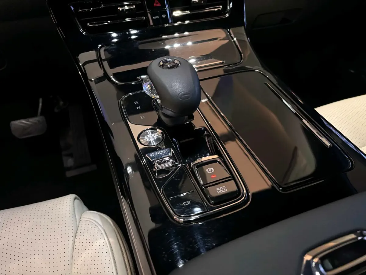 2023 GAC Trumpchi M8 2.0T 190HP L4 E-CVT Hybrid,autocango,china used car exporter,china ev exporter,chinese used car exporter,chinese used ev exporter