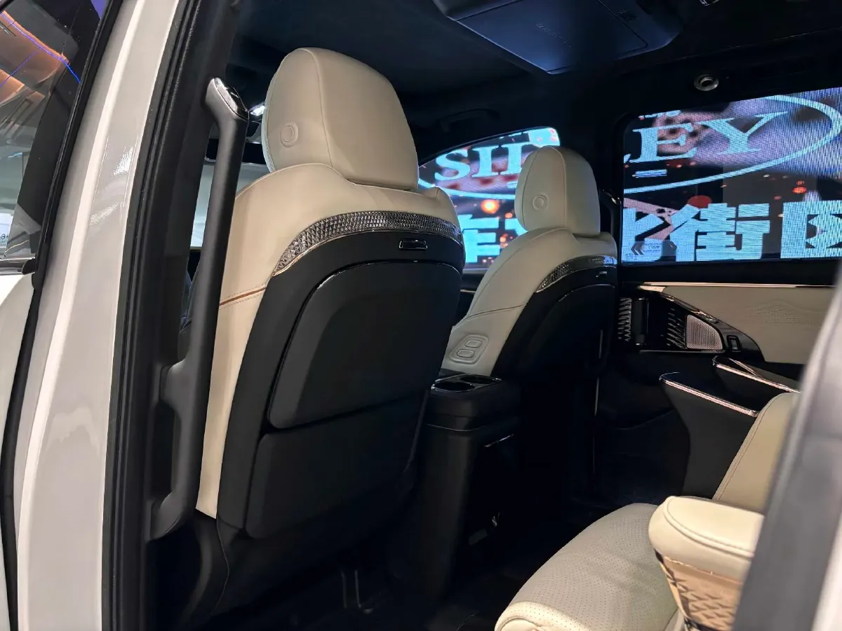 2023 GAC Trumpchi M8 2.0T 190HP L4 E-CVT Hybrid,autocango,china used car exporter,china ev exporter,chinese used car exporter,chinese used ev exporter