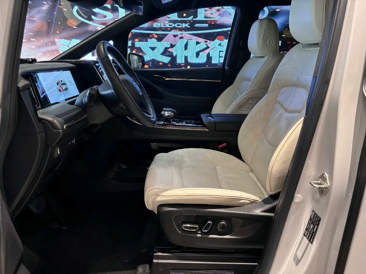 2023 GAC Trumpchi M8 2.0T 190HP L4 E-CVT Hybrid,autocango,china used car exporter,china ev exporter,chinese used car exporter,chinese used ev exporter