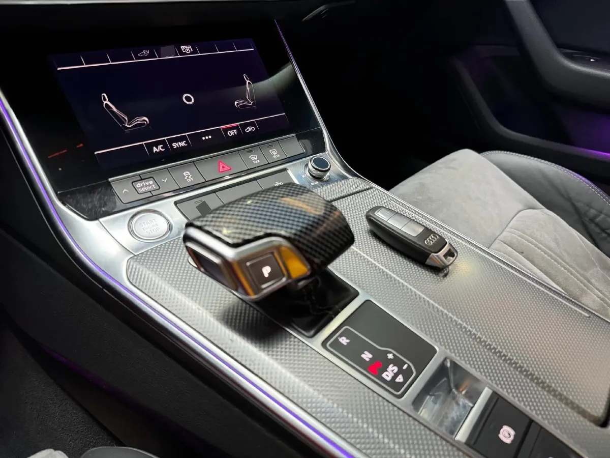 2020 Audi A6L 2.0T 252HP L4 7DCT PHEV 14.1KWH,autocango,china used car exporter,china ev exporter,chinese used car exporter,chinese used ev exporter