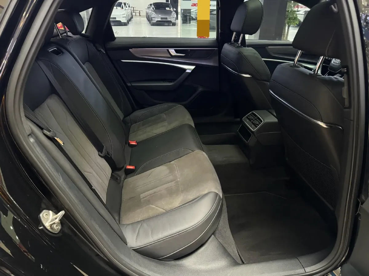 2020 Audi A6L 2.0T 252HP L4 7DCT PHEV 14.1KWH,autocango,china used car exporter,china ev exporter,chinese used car exporter,chinese used ev exporter