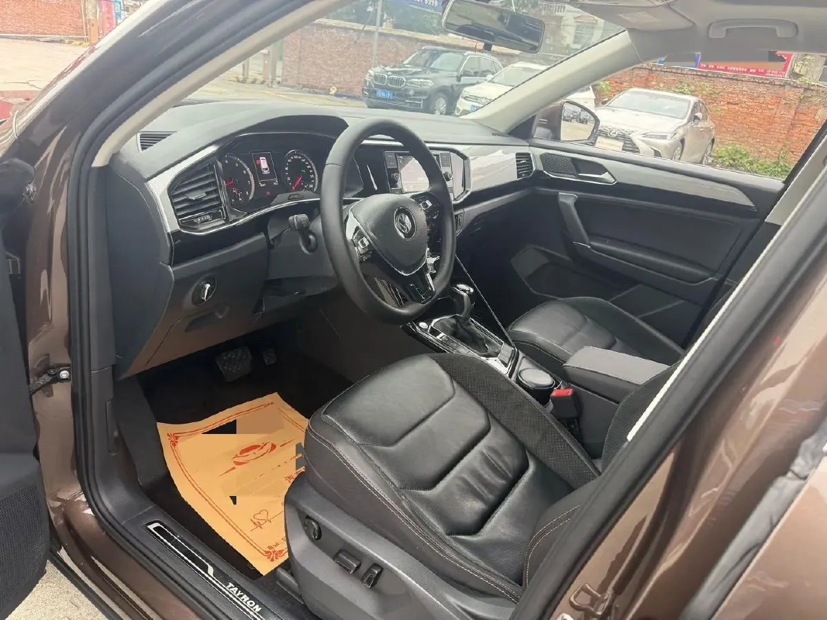 2019 Jeep Cherokee 2.0T 234HP L4 9AT,autocango,china used car exporter,china ev exporter,chinese used car exporter,chinese used ev exporter