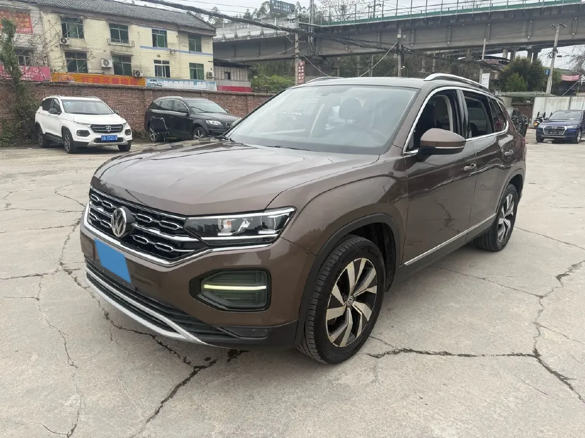 2019 Jeep Cherokee 2.0T 234HP L4 9AT,autocango,china used car exporter,china ev exporter,chinese used car exporter,chinese used ev exporter