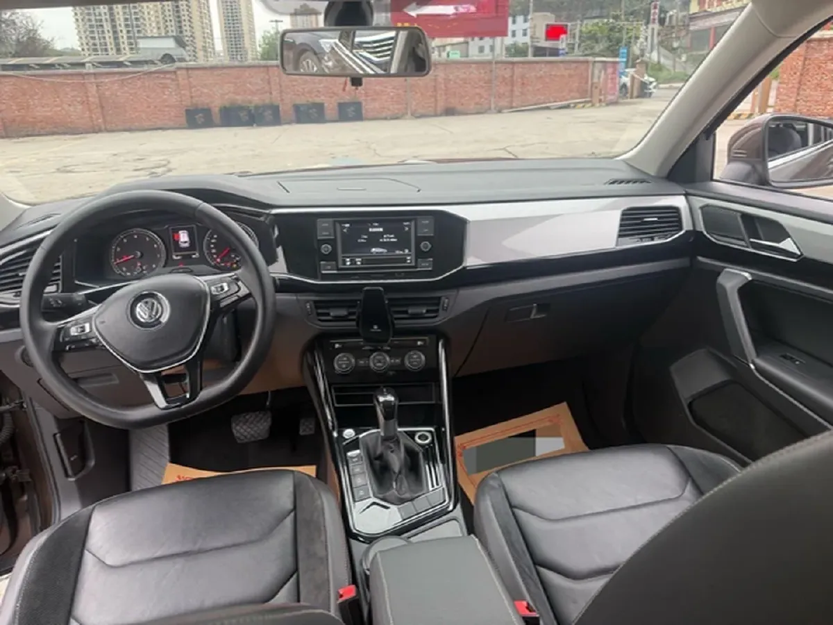 2019 Jeep Cherokee 2.0T 234HP L4 9AT,autocango,china used car exporter,china ev exporter,chinese used car exporter,chinese used ev exporter