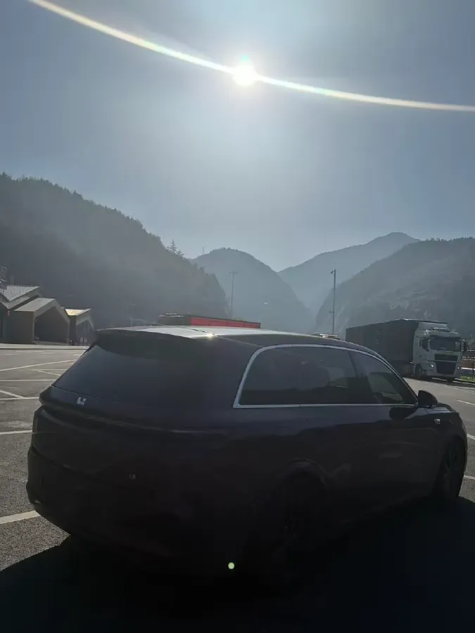 2023 Li L8 Range Extended 154HP REEV 40.9KWH,autocango,china used car exporter,china ev exporter,chinese used car exporter,chinese used ev exporter
