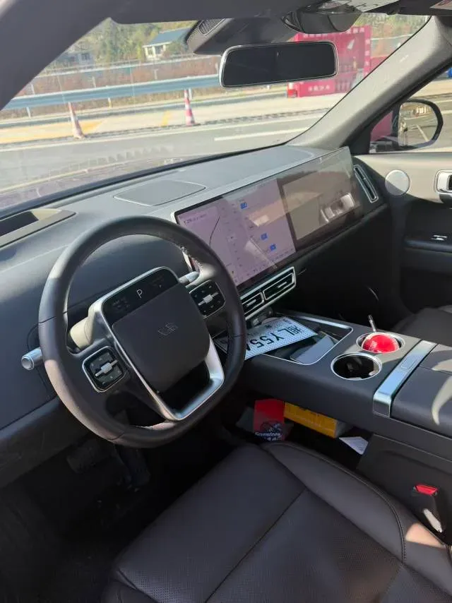 2023 Li L8 Range Extended 154HP REEV 40.9KWH,autocango,china used car exporter,china ev exporter,chinese used car exporter,chinese used ev exporter