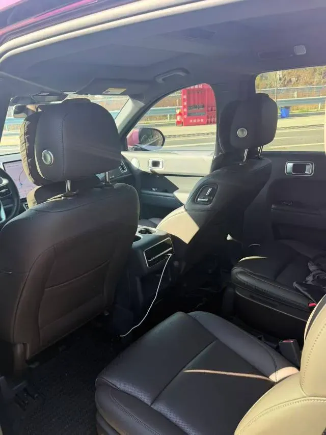 2023 Li L8 Range Extended 154HP REEV 40.9KWH,autocango,china used car exporter,china ev exporter,chinese used car exporter,chinese used ev exporter