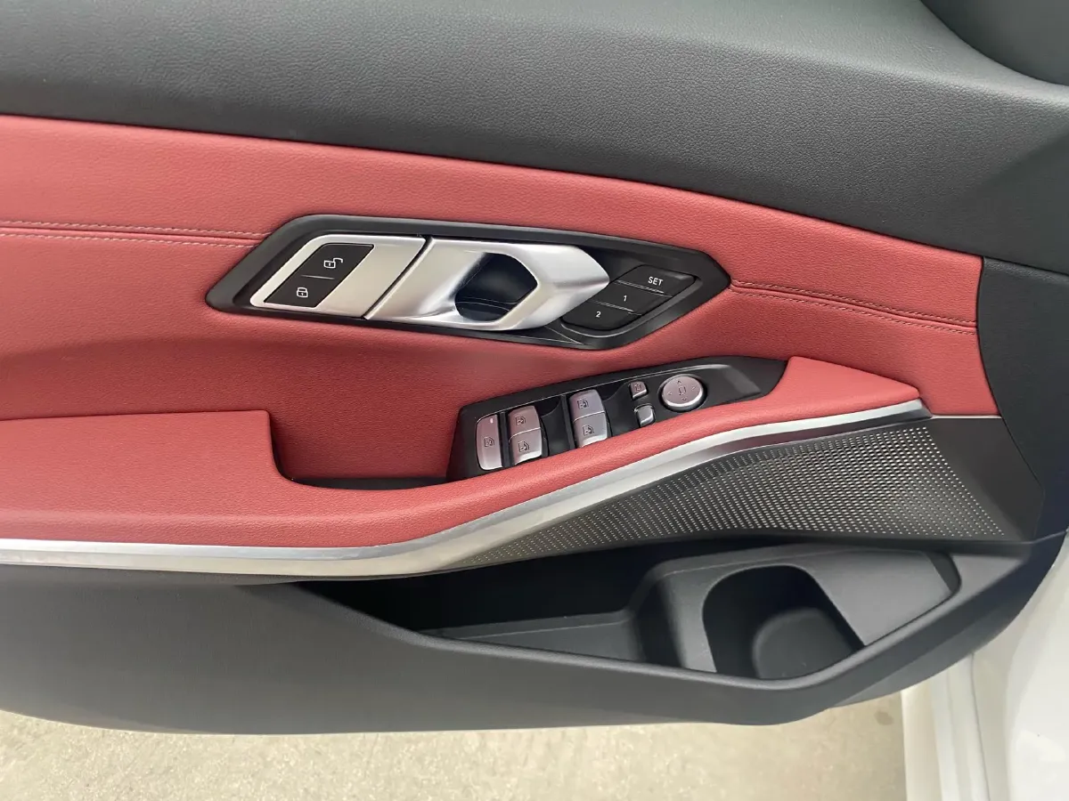 2023 BMW 3 Series 2.0T 156HP L4 8AT,autocango,china used car exporter,china ev exporter,chinese used car exporter,chinese used ev exporter