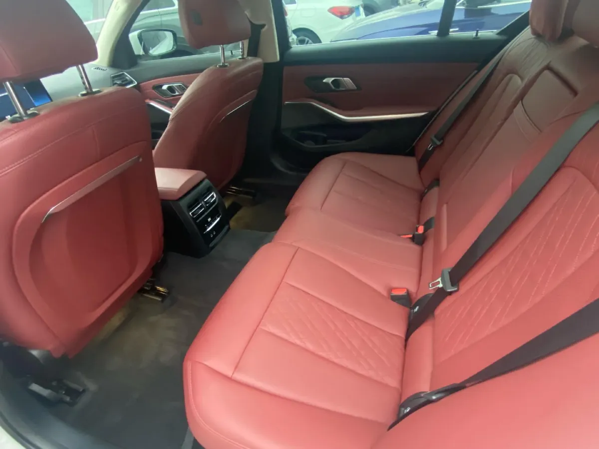 2023 BMW 3 Series 2.0T 156HP L4 8AT,autocango,china used car exporter,china ev exporter,chinese used car exporter,chinese used ev exporter