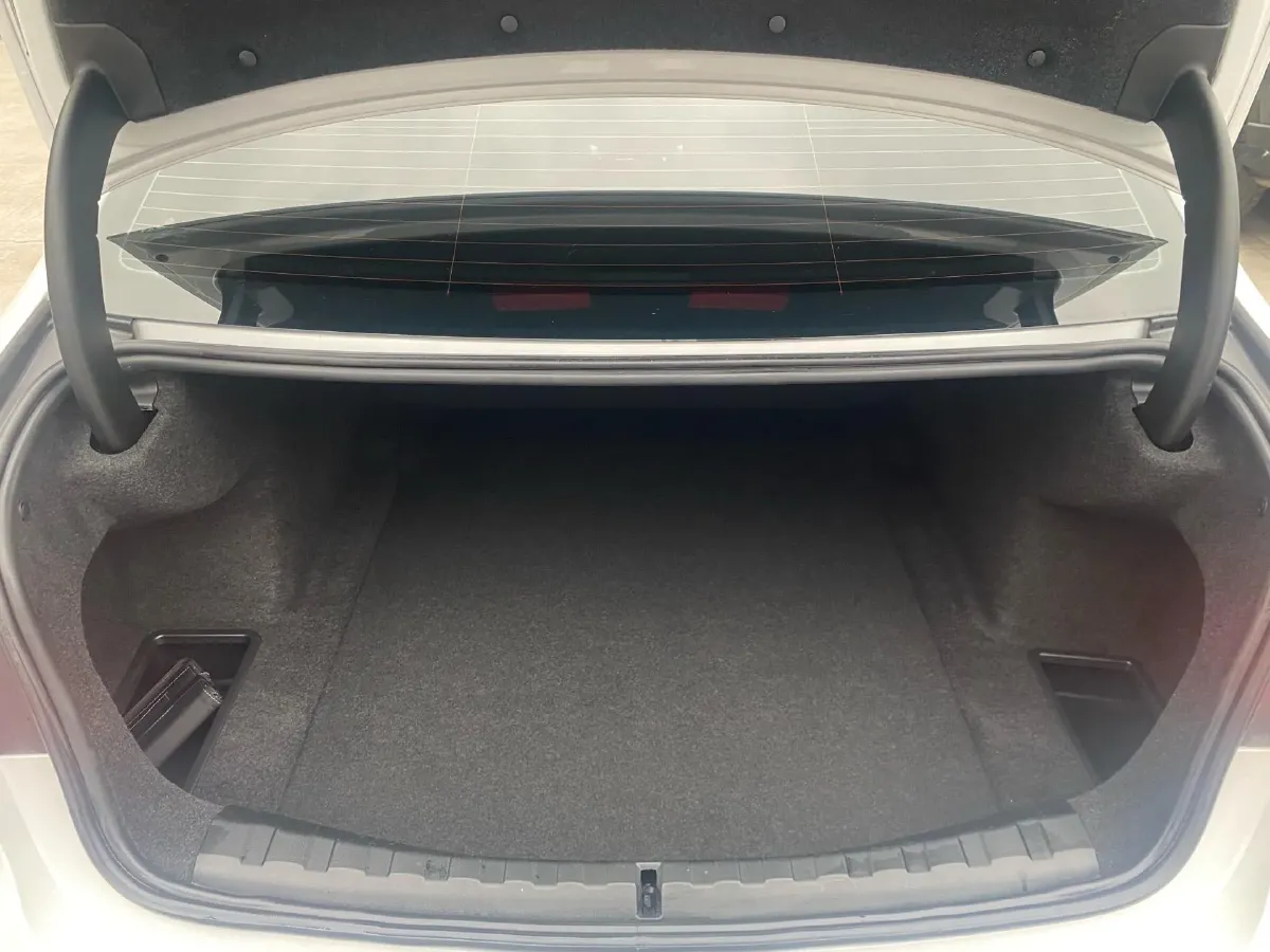 2023 BMW 3 Series 2.0T 156HP L4 8AT,autocango,china used car exporter,china ev exporter,chinese used car exporter,chinese used ev exporter