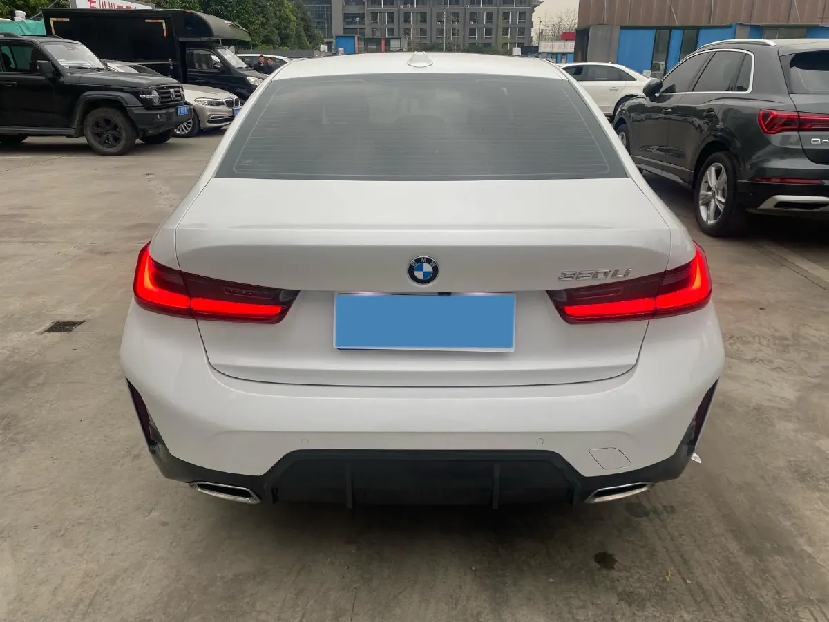 2023 BMW 3 Series 2.0T 156HP L4 8AT,autocango,china used car exporter,china ev exporter,chinese used car exporter,chinese used ev exporter