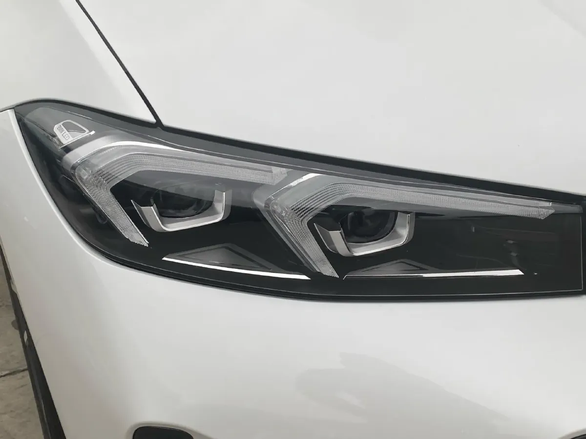 2023 BMW 3 Series 2.0T 156HP L4 8AT,autocango,china used car exporter,china ev exporter,chinese used car exporter,chinese used ev exporter