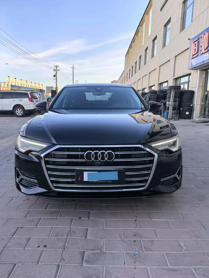 2024 Audi A6L 2.0T 245HP L4 7DCT,autocango,china used car exporter,china ev exporter,chinese used car exporter,chinese used ev exporter