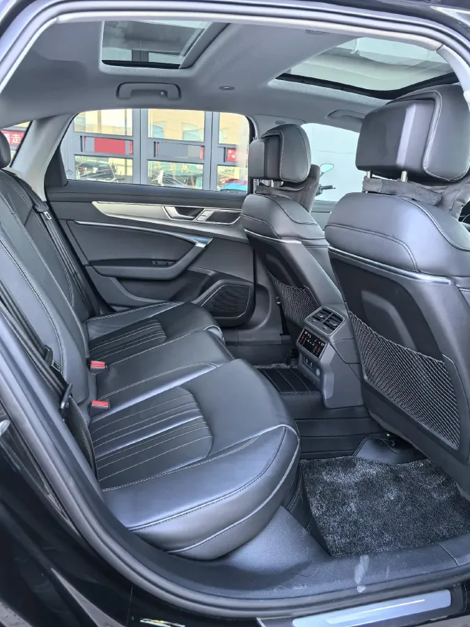 2024 Audi A6L 2.0T 245HP L4 7DCT,autocango,china used car exporter,china ev exporter,chinese used car exporter,chinese used ev exporter