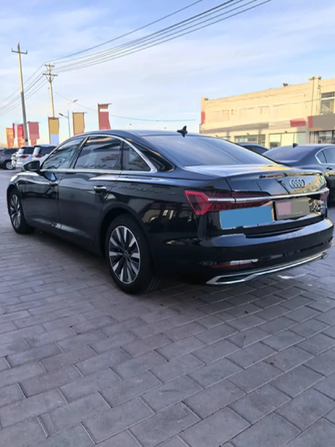 2024 Audi A6L 2.0T 245HP L4 7DCT,autocango,china used car exporter,china ev exporter,chinese used car exporter,chinese used ev exporter