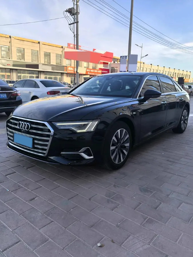 2024 Audi A6L 2.0T 245HP L4 7DCT,autocango,china used car exporter,china ev exporter,chinese used car exporter,chinese used ev exporter