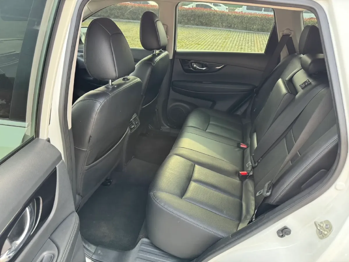 2021 Nissan X-Trail 2.0L 151HP L4 CVT,autocango,china used car exporter,china ev exporter,chinese used car exporter,chinese used ev exporter