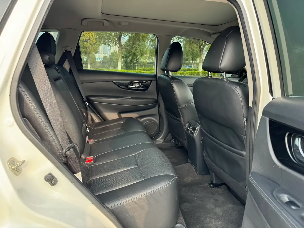 2021 Nissan X-Trail 2.0L 151HP L4 CVT,autocango,china used car exporter,china ev exporter,chinese used car exporter,chinese used ev exporter