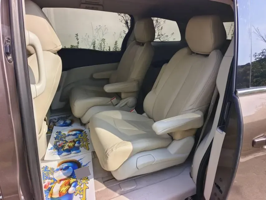 2022 Buick GL8 2.0T 237HP L4 9AT,autocango,china used car exporter,china ev exporter,chinese used car exporter,chinese used ev exporter