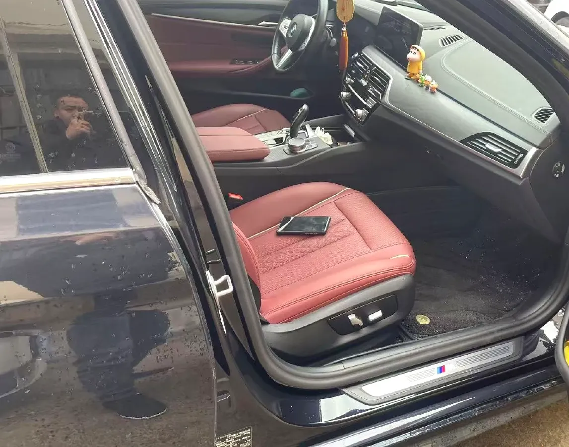 2022 BMW 5 Series 2.0T 184HP L4 8AT PHEV 17.7KWH,autocango,china used car exporter,china ev exporter,chinese used car exporter,chinese used ev exporter