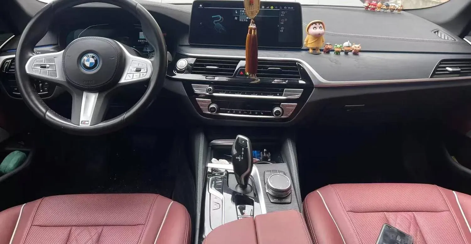 2022 BMW 5 Series 2.0T 184HP L4 8AT PHEV 17.7KWH,autocango,china used car exporter,china ev exporter,chinese used car exporter,chinese used ev exporter