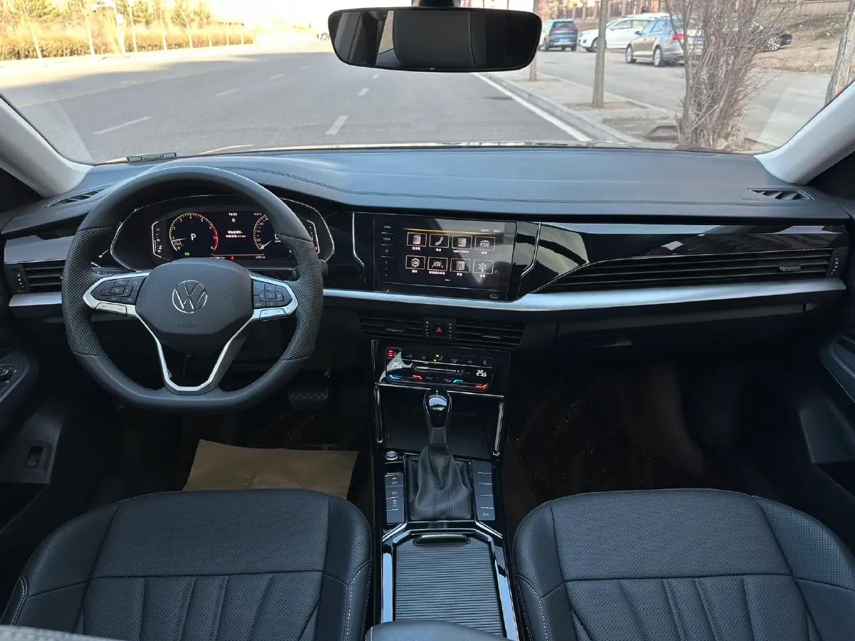 2025 Volkswagen Passat 2.0T 186HP L4 7DCT,autocango,china used car exporter,china ev exporter,chinese used car exporter,chinese used ev exporter