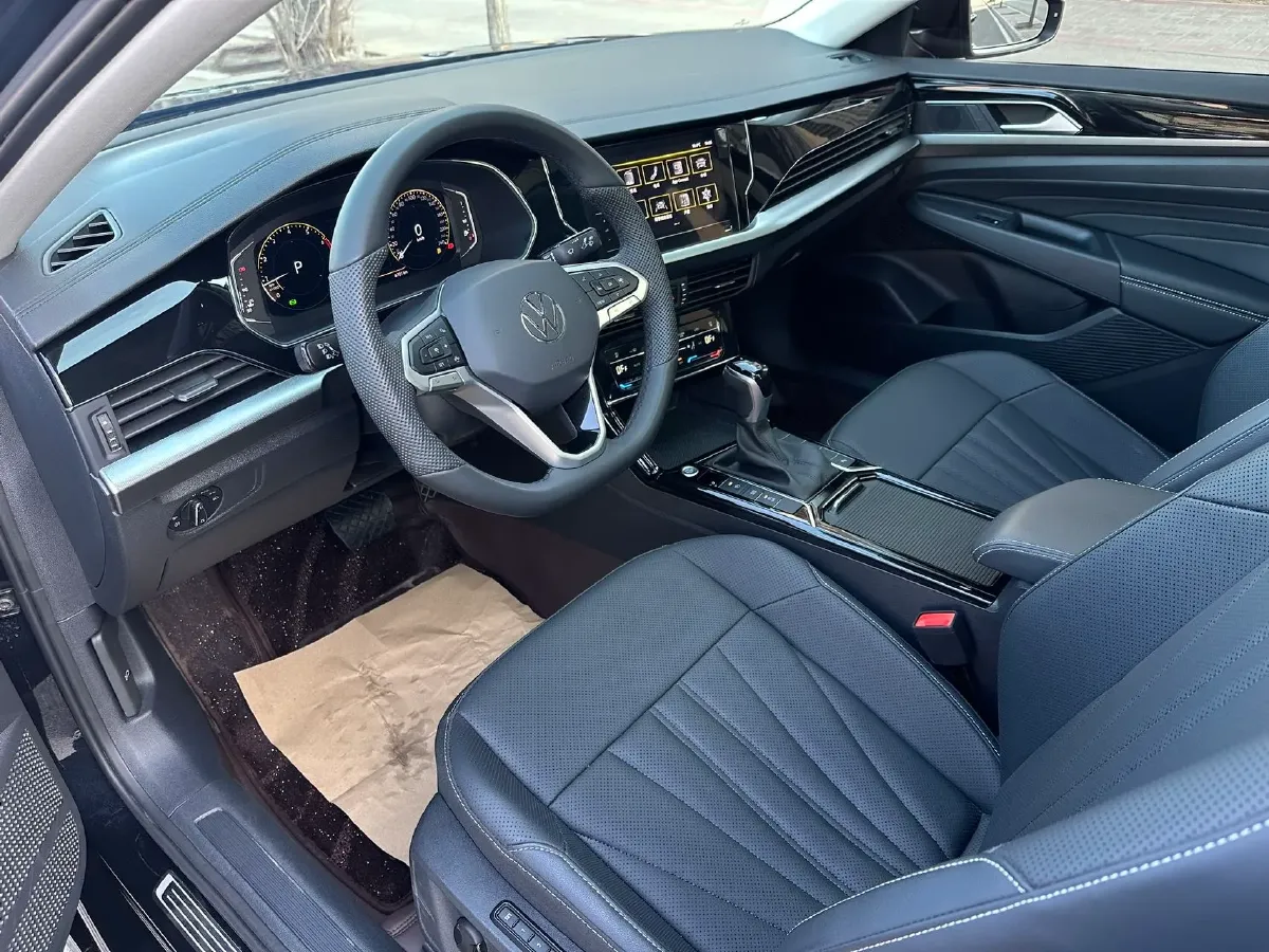 2025 Volkswagen Passat 2.0T 186HP L4 7DCT,autocango,china used car exporter,china ev exporter,chinese used car exporter,chinese used ev exporter