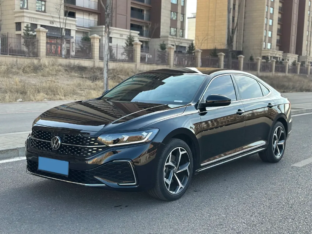 2025 Volkswagen Passat 2.0T 186HP L4 7DCT,autocango,china used car exporter,china ev exporter,chinese used car exporter,chinese used ev exporter