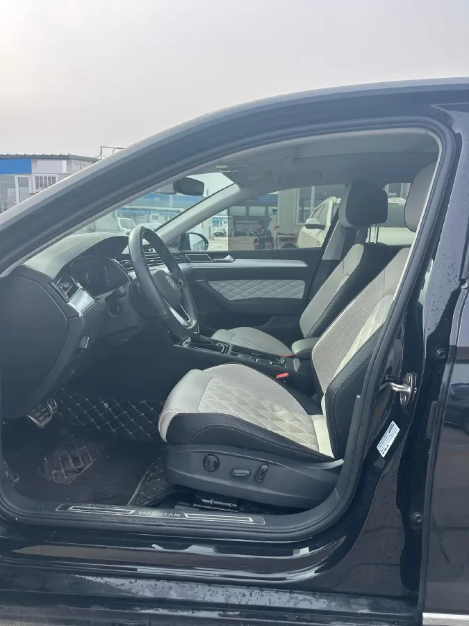 2023 Volkswagen Magotan 2.0T 186HP L4 7DCT,autocango,china used car exporter,china ev exporter,chinese used car exporter,chinese used ev exporter