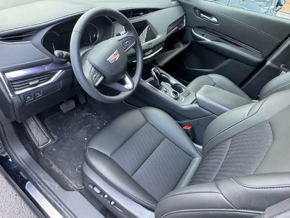 2020 Cadillac XT4 2.0T 237HP L4 9AT,autocango,china used car exporter,china ev exporter,chinese used car exporter,chinese used ev exporter